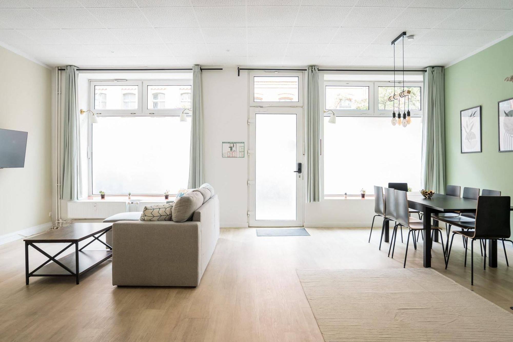 Spacious Family Apartment With 2 Bedrooms Берлин Экстерьер фото