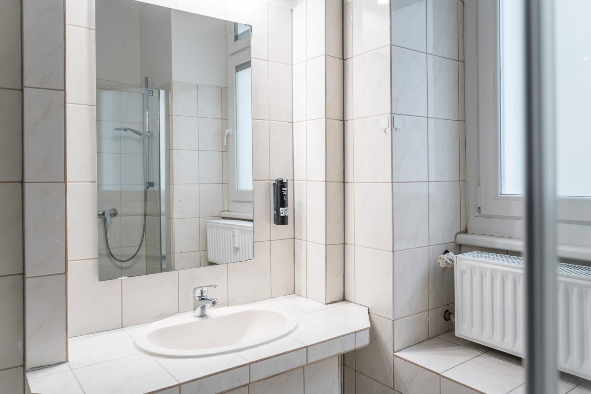 Spacious Family Apartment With 2 Bedrooms Берлин Экстерьер фото